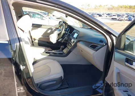 2016 Hyundai Sonata Sport z USA, uszkodzony, nr VIN 5NPE34AF9GH320938